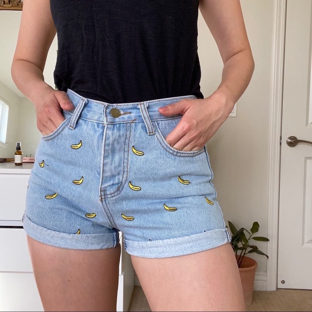 Banana shorts